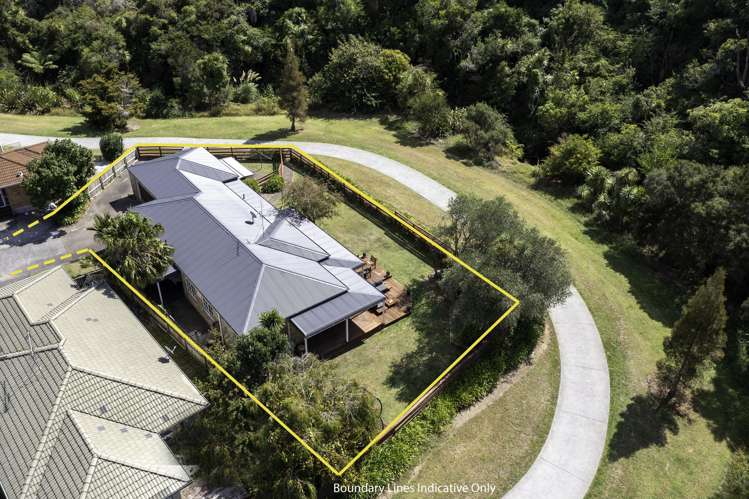 26 Bernie Edwards Place Botany Downs_29