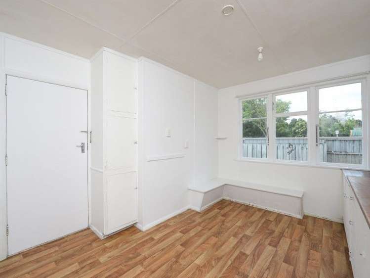 1 Pinfold Avenue Hamilton East_5