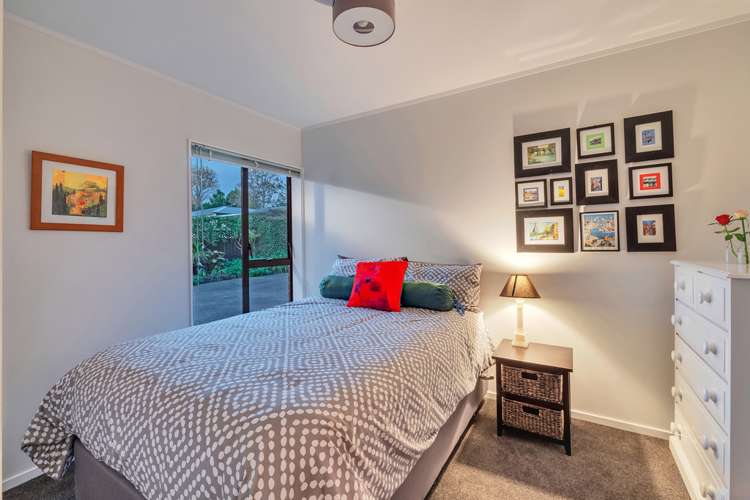 2/51 Beach Road Pahurehure_11