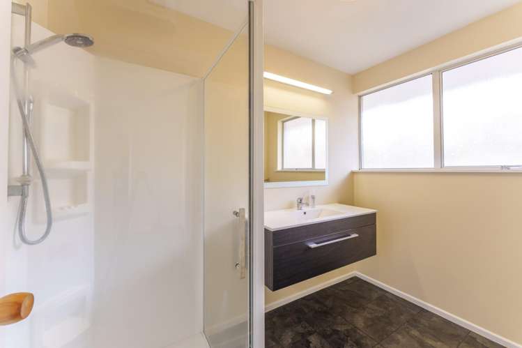 1/173 Soleares Avenue Mount Pleasant_17