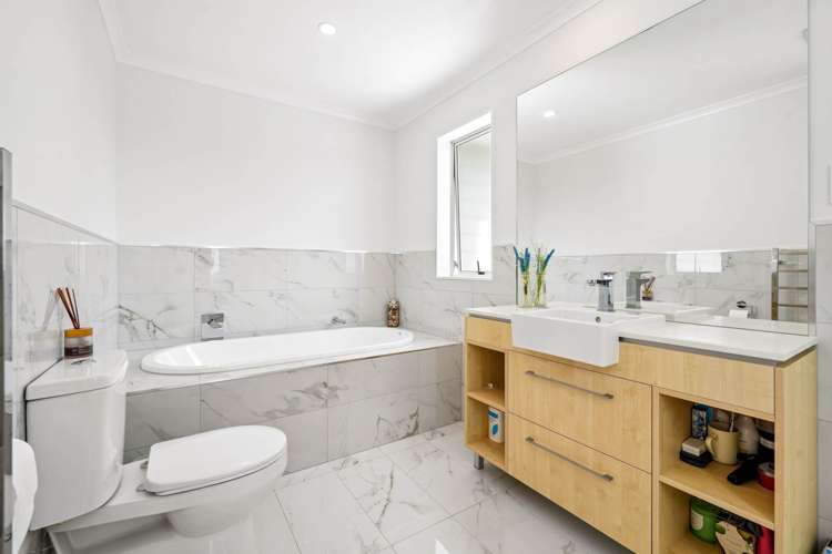 77 Mackay Drive Greenhithe_20