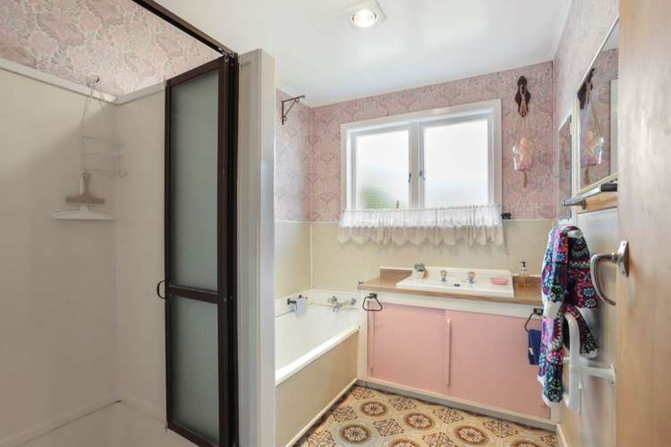 34 Kelwyn Road Kelston_16