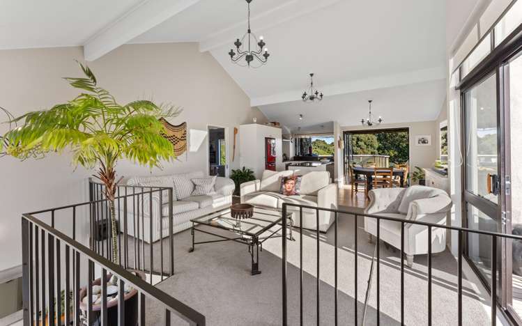 279 Peka Peka Road_1