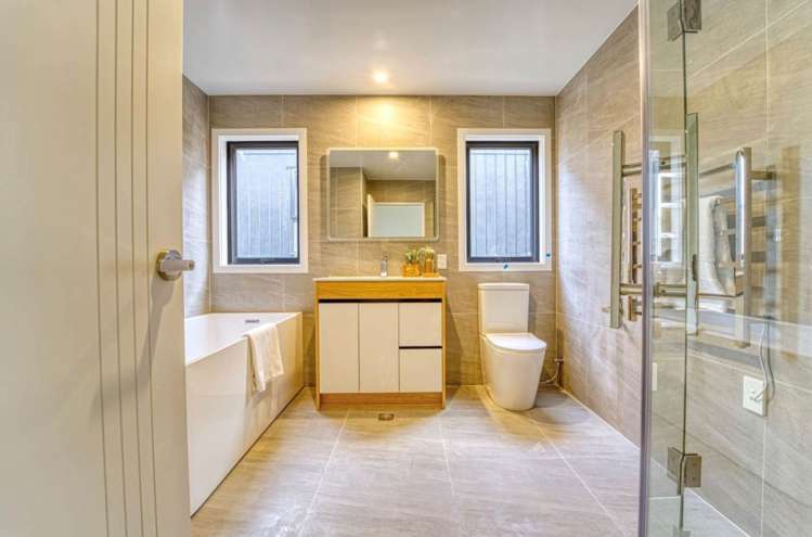 6 Lawson Creek Street Massey_8