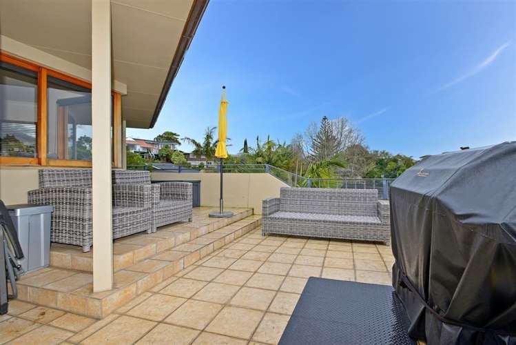 9b Beach Road Mellons Bay_13