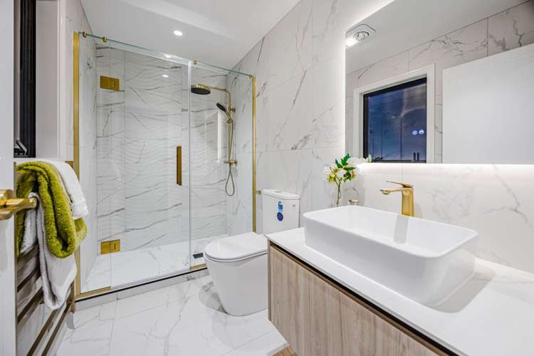 17 Ballyalton Crescent Flat Bush_19