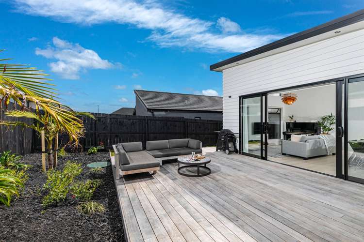 8 Betsy Lane Wainui_16