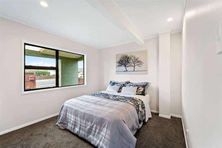 102 Tirimoana Road Te Atatu South_13