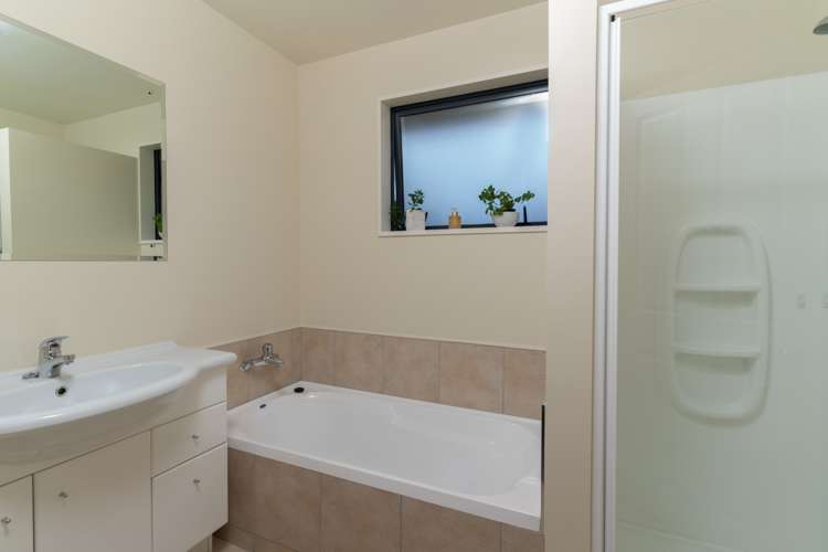 4 Monet Vale Rolleston_9