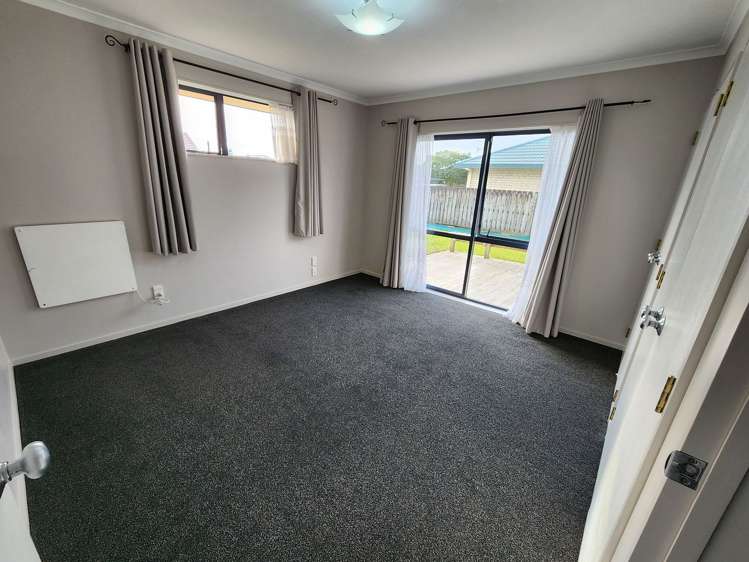 34 Farnborough Drive Nawton_7