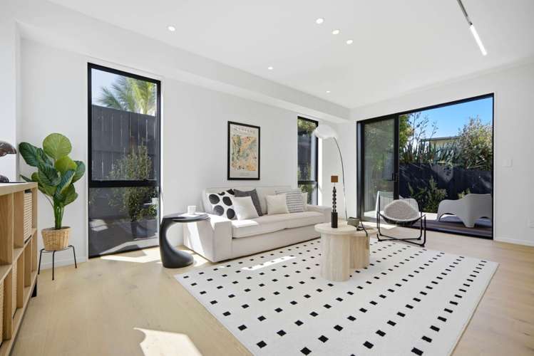 2/1 Montana Avenue_2