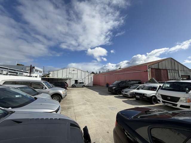 Rear Yard, 4113 Great North Road Glen Eden_2