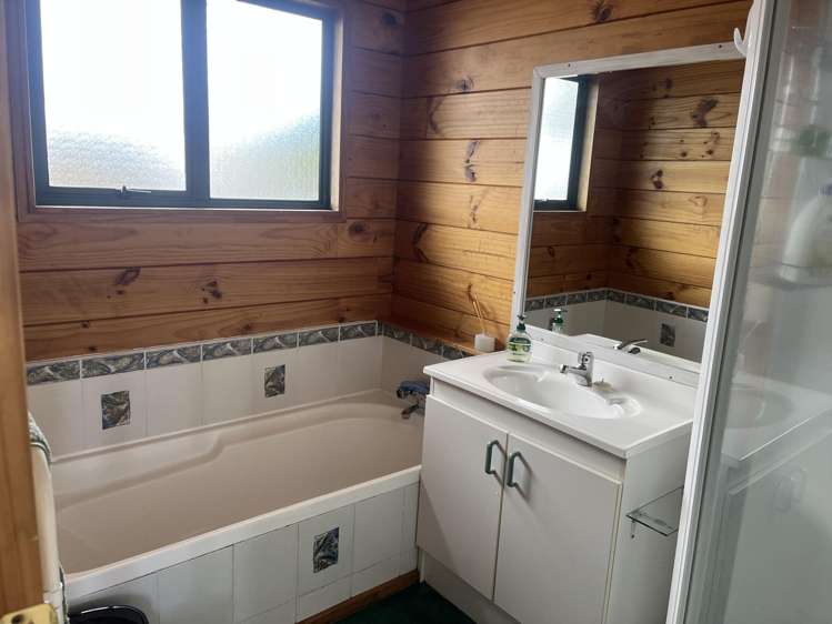 2/188 Taharepa Road Taupo_8