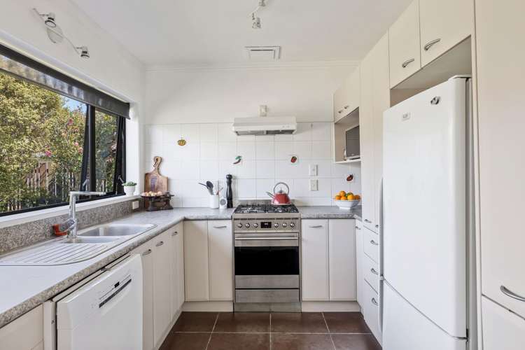15 Edgewater Grove Orewa_8