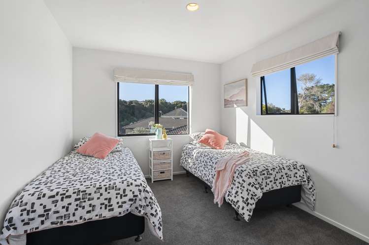 1/42 Headcorn Place Botany Downs_11