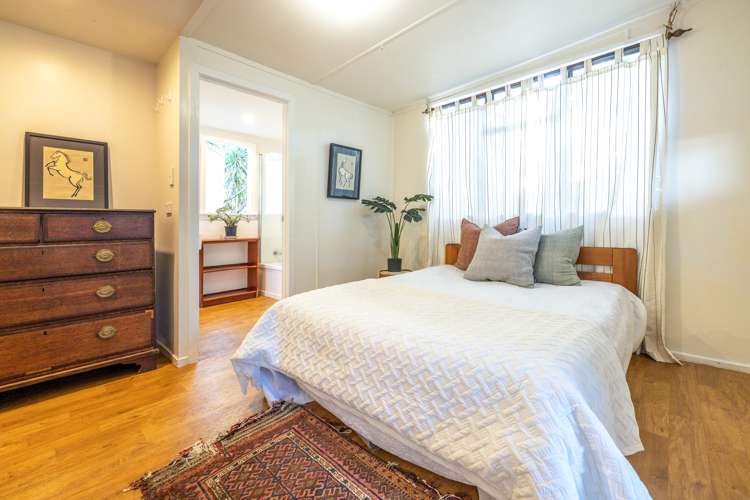 13 Surfdale Road Surfdale_11