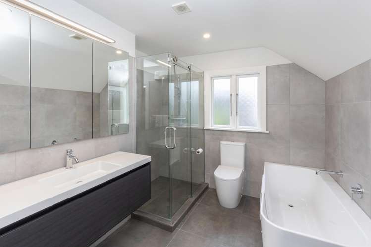 111 St Andrews Square Strowan_14