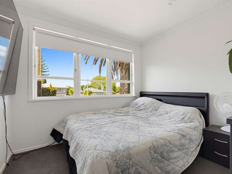 64 Christmas Road Manurewa_13