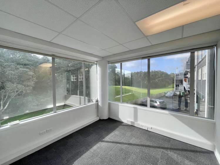 34 Barrys Point Road Takapuna_3