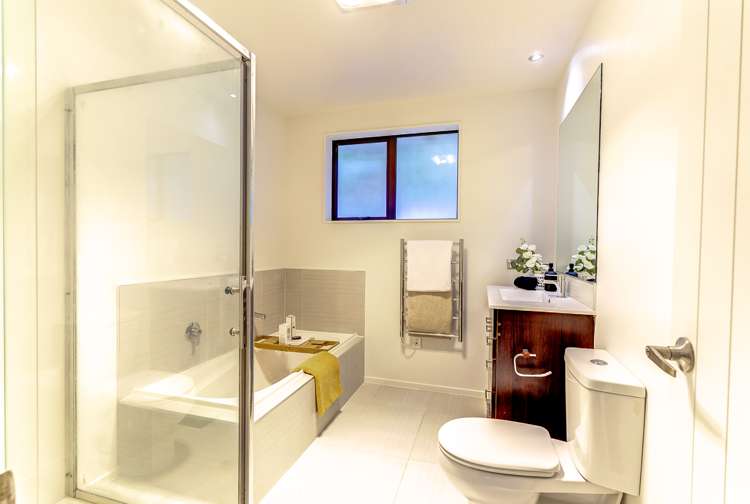 82 Barrington Drive Huntington_15