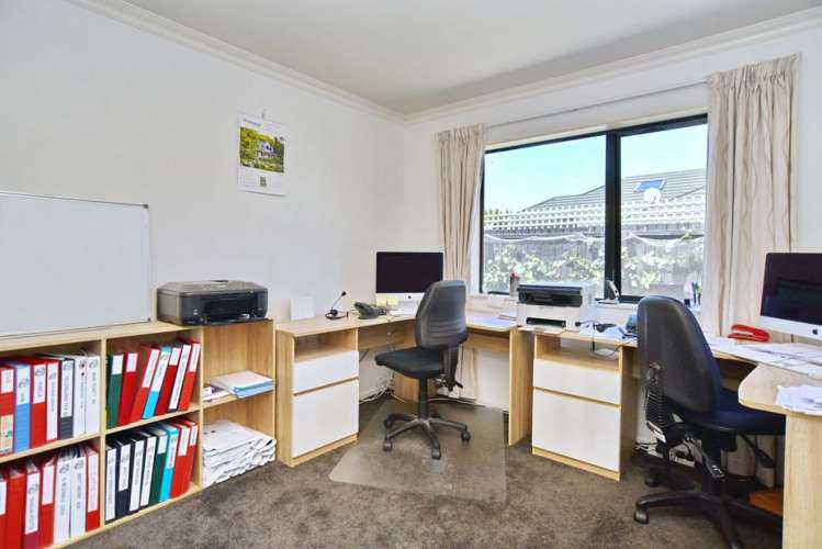 10 Glastonbury Drive Burwood_14