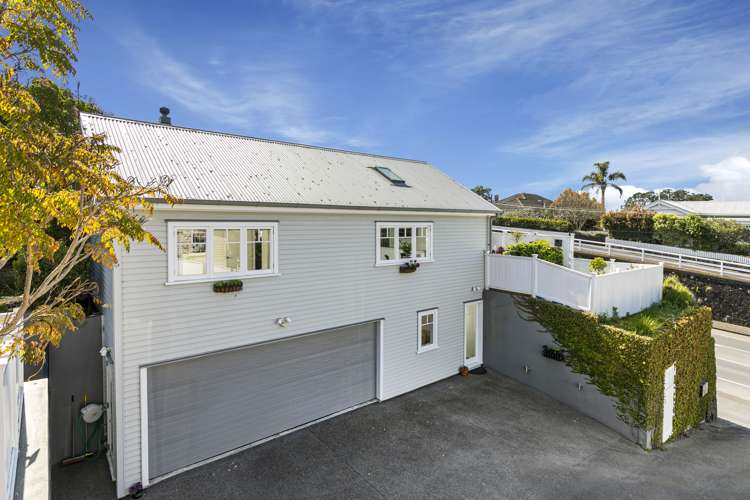 47 Lake Road Devonport_17