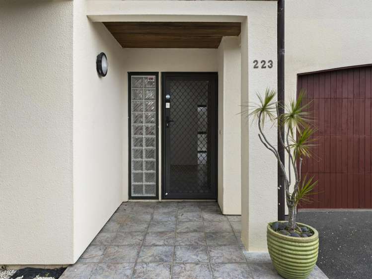 223 Hill Road The Gardens_25