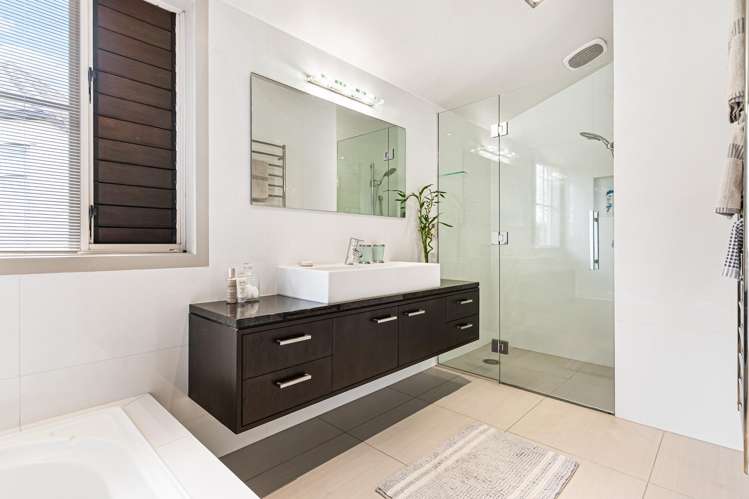 2/2 Clifton Road Takapuna_23