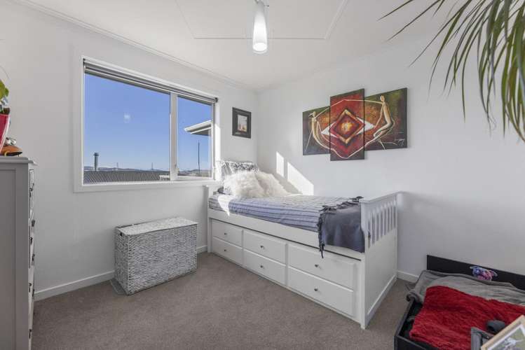 81 Gilkison Street Halfway Bush_10