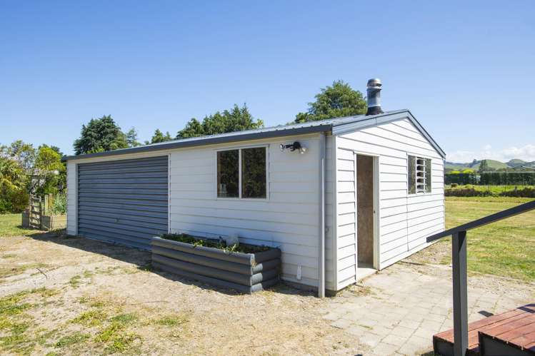 37 Branson Road Waipaoa_21