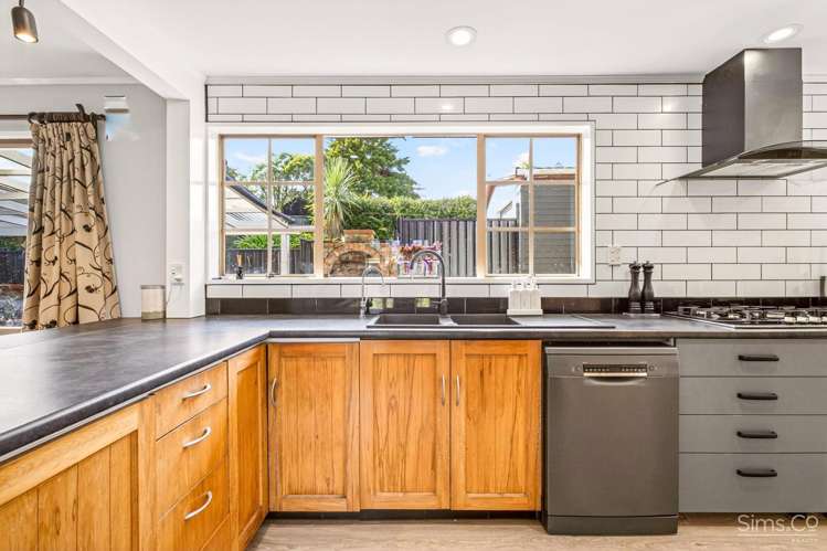 1A Brassey Road Saint Johns Hill_13