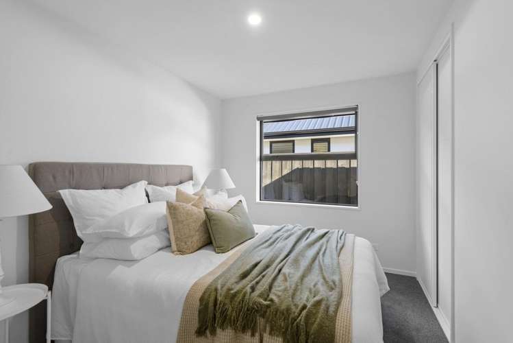 42 Finstock Way 11103_14