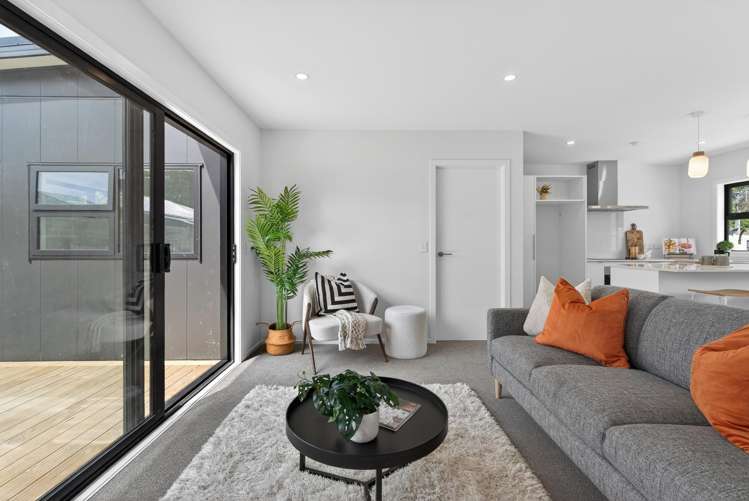 2/61 Westminster Road Wainuiomata_9