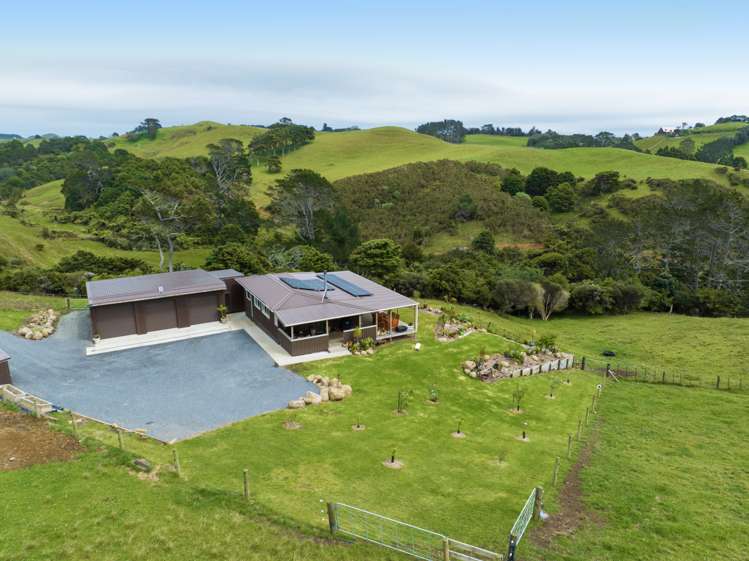 1044 Awhitu Road Waiuku_11