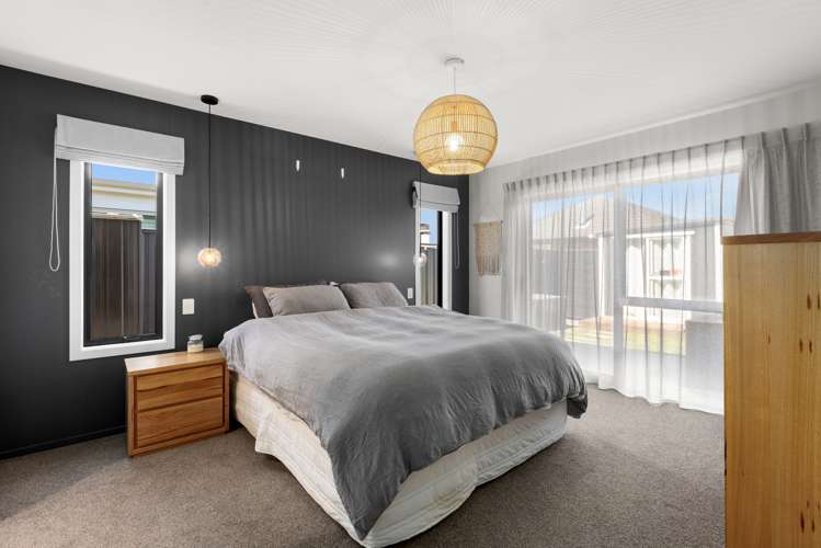 27 Hikawera Drive Frimley_11