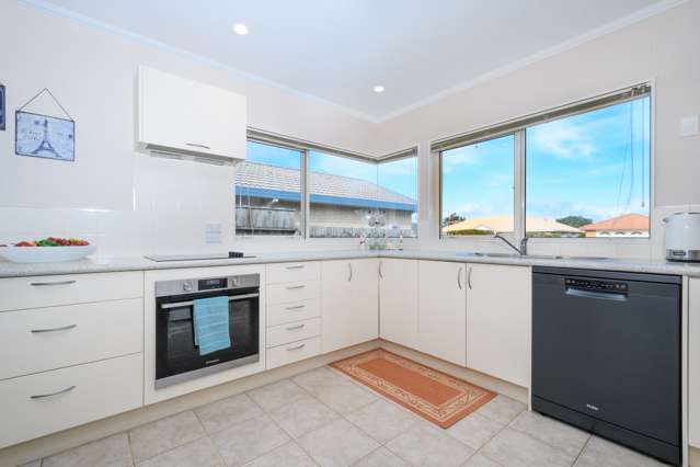 16 Chalmers Close Orewa_1