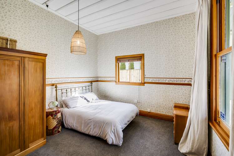 2 Cobden Crescent Bluff Hill_11