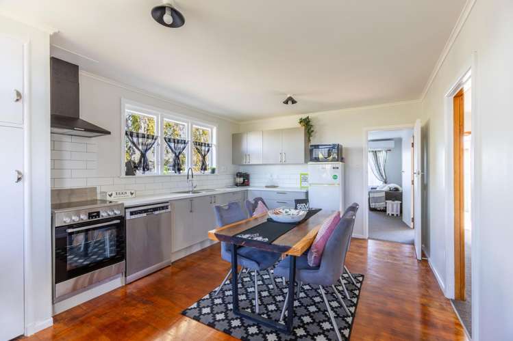 5b Harold Holt Avenue Onekawa_1