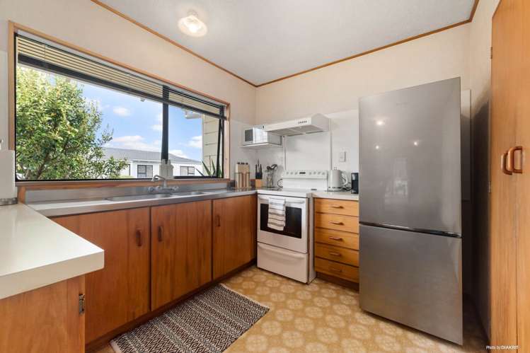 43 Chivalry Road_4