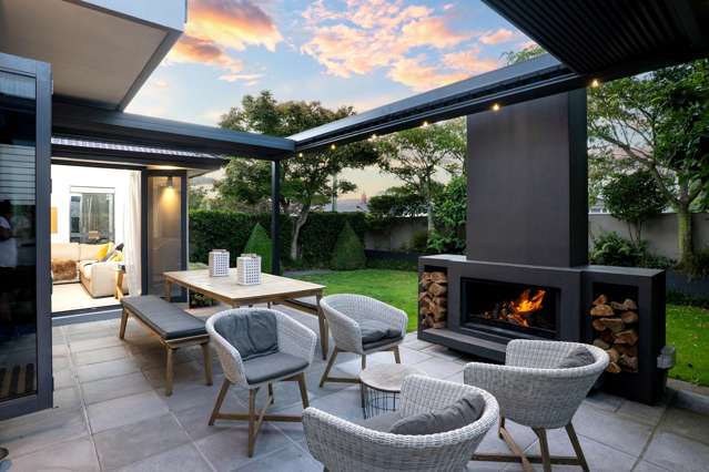 Light-filled contemporary family retreat