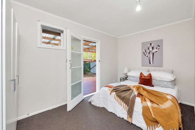398 West Coast Road Glen Eden_13