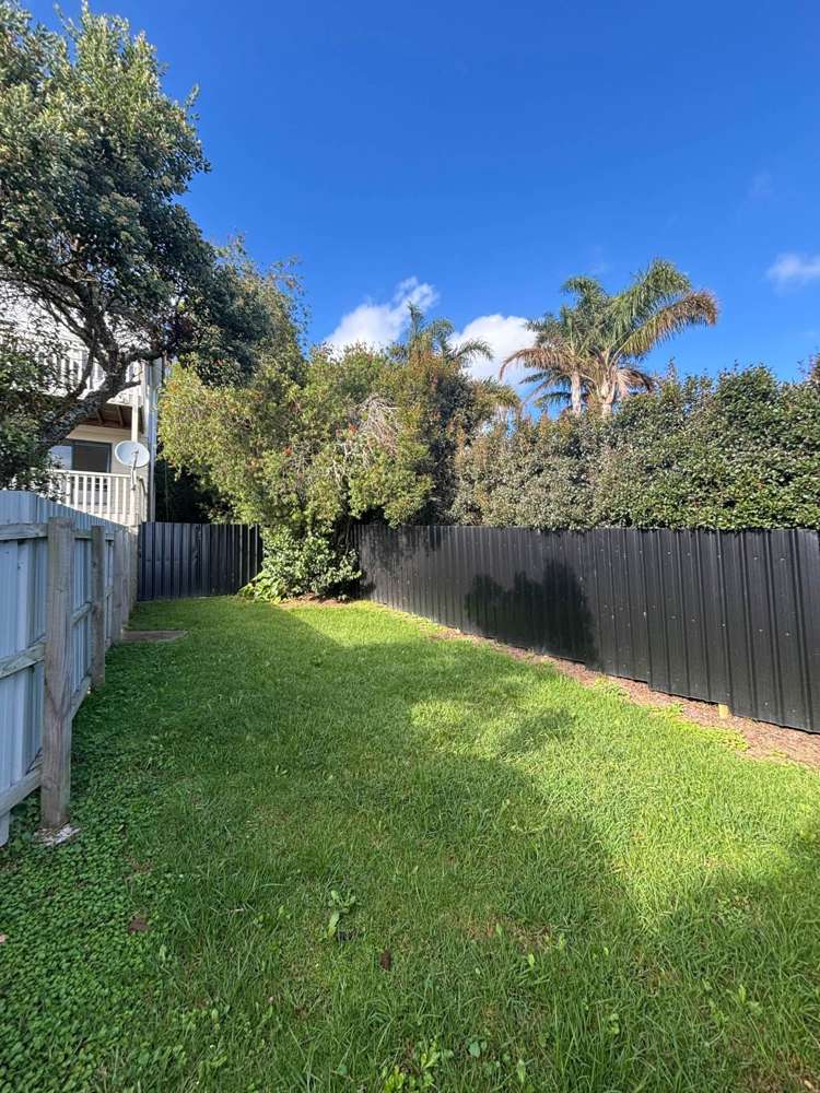 Tawhana Crescent Red Beach_9