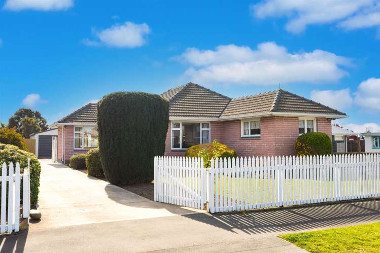347 Breezes Road Aranui_10