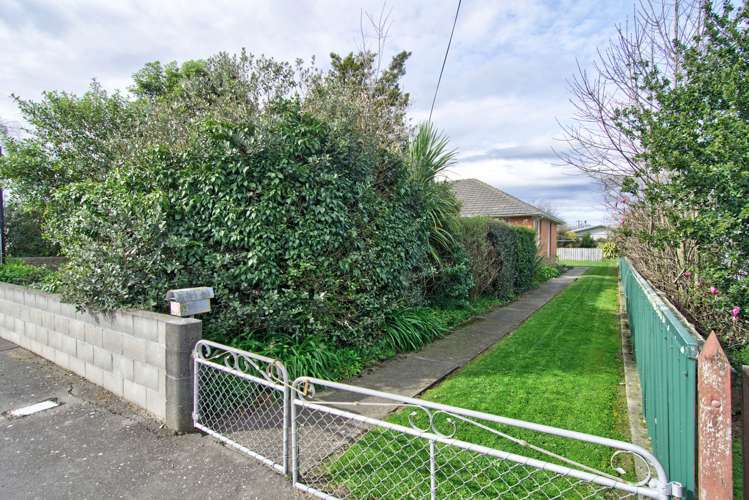 248 High Street North Carterton_23