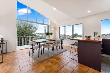2/10 Windsor Place_1
