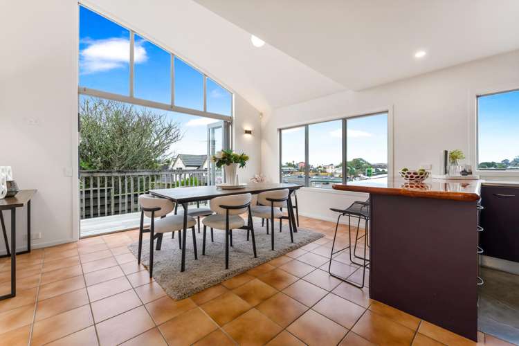 2/10 Windsor Place Windsor Park_1