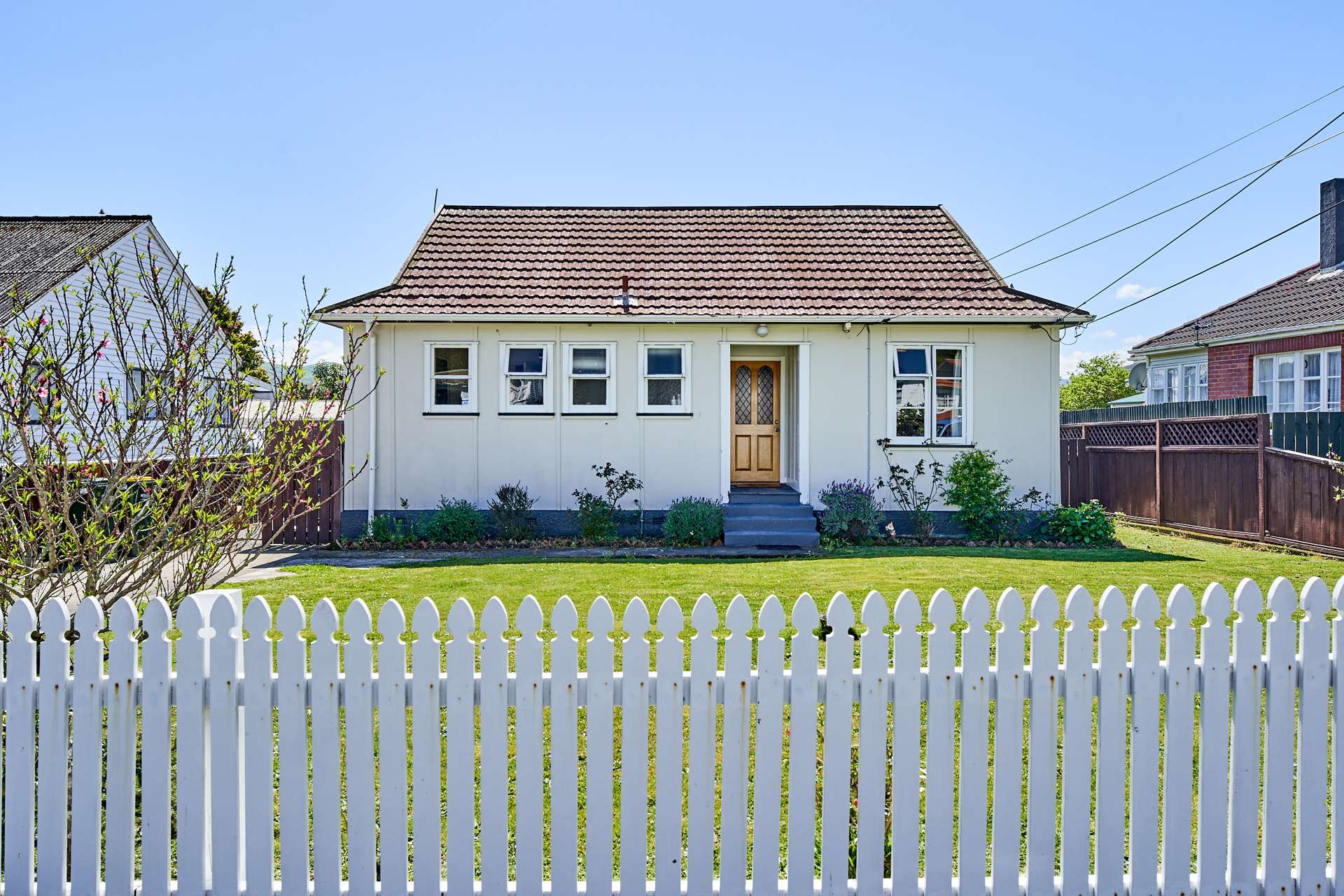 125 Waddington Drive Naenae_0