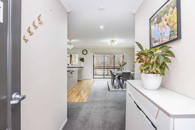 54 Farnborough Drive Nawton_3