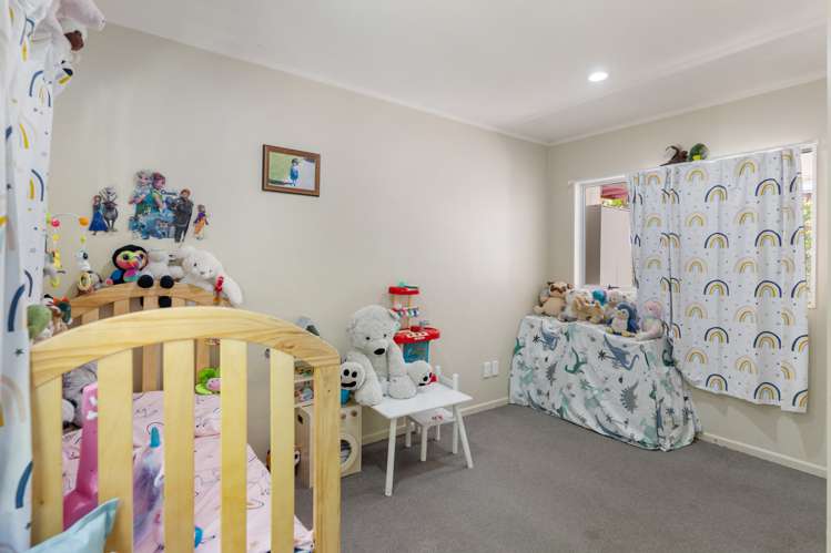 3/24 Commodore Drive Lynfield_13