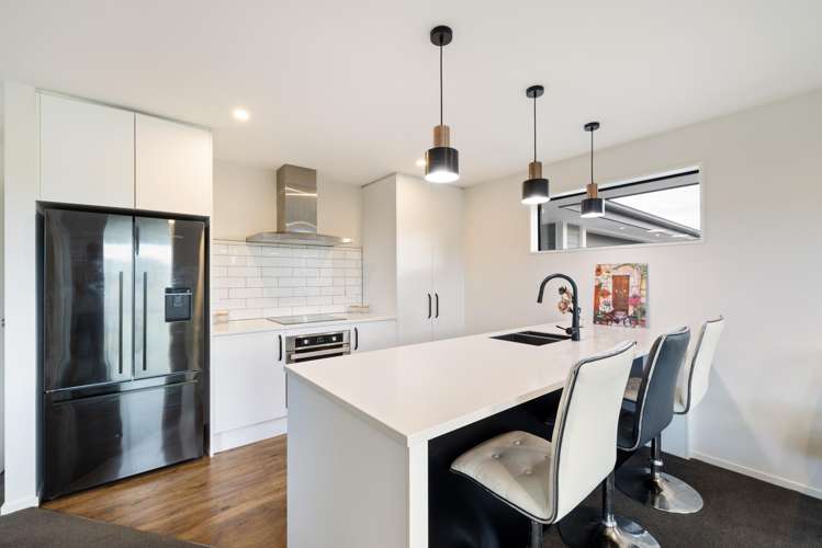 8 Tiritiri Moana Drive_4